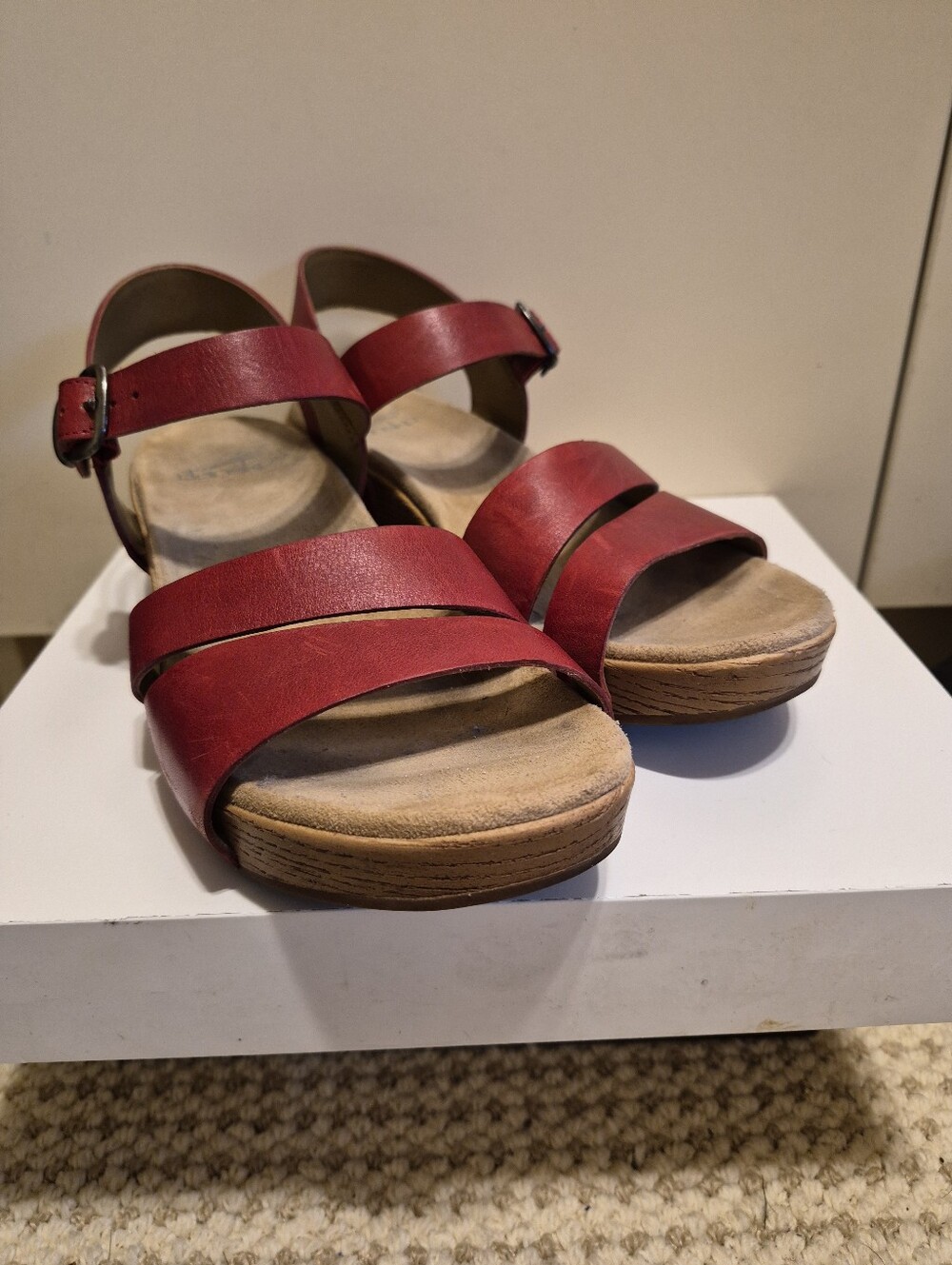 Dansko "Lindsey" Rich Red Leather Strappy Chunky Sandals sz.9/39 Ret.$140 - Picture 3 of 7